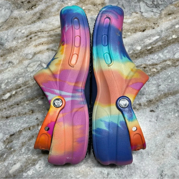 CROCS Tie Dye Unisex Bistro Rainbow Clogs Slip Resistant Mens 10/Women’s 12 - Picture 4 of 11